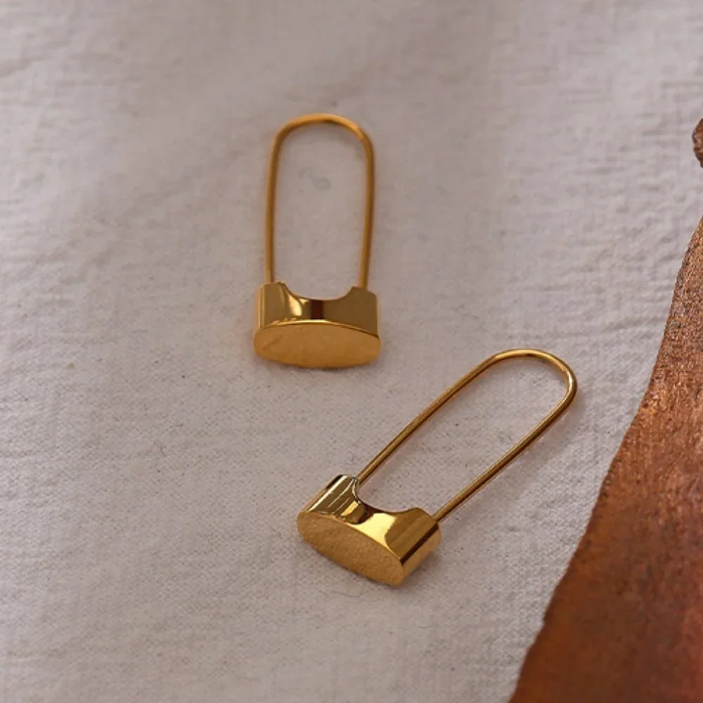 ^NEW 18K Gold Plated Lock Pin Hoop Earrings - Picture 4 of 6